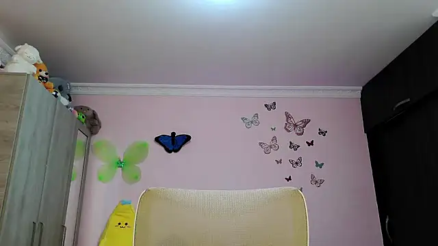 Snapshot of caroline_jonson chatting on 10-10-25, 04:41 caroline jonson online show from 10-10-25, 04:41