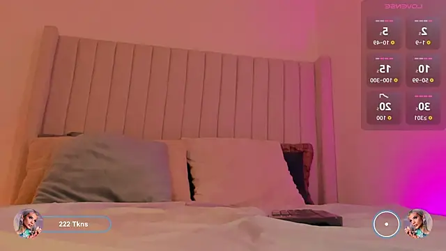 Shelynna azzul online show from 12-18-25, 08:12