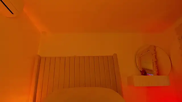 Shelynna azzul online show from 03-25-26, 08:19