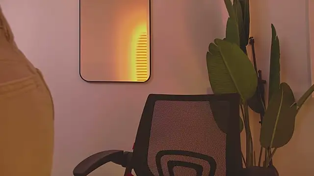 Snapshot of Whitney_Svonn chatting on 03-06-25, 10:30 Whitney Svonn online show from 03-06-25, 10:30