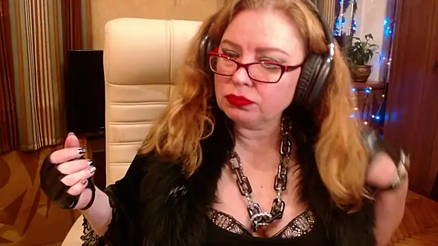 Snapshot of Miss_Tress chatting on 10-25-25, 09:59 Miss Tress online show from 10-25-25, 09:59