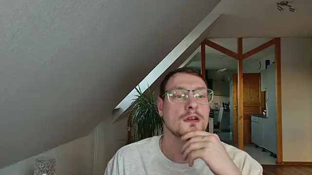 Snapshot of Relsxboy chatting on 03-12-25, 05:07 Relsxboy online show from 03-12-25, 05:07