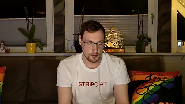 Snapshot of Relsxboy chatting on 12-03-24, 05:17 Relsxboy online show from 12-03-24, 05:17