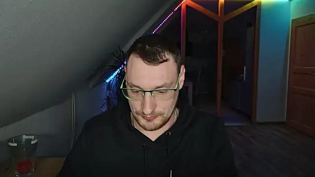 Snapshot of Relsxboy chatting on 02-10-25, 05:30 Relsxboy online show from 02-10-25, 05:30