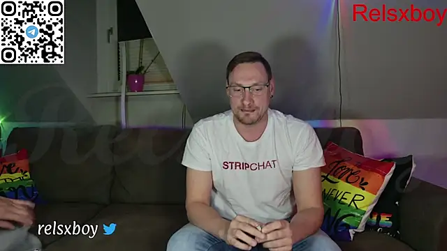 Snapshot of Relsxboy chatting on 10-03-25, 08:54 Relsxboy online show from 10-03-25, 08:54