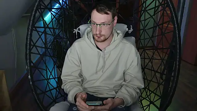 Snapshot of Relsxboy chatting on 03-19-25, 06:55 Relsxboy online show from 03-19-25, 06:55