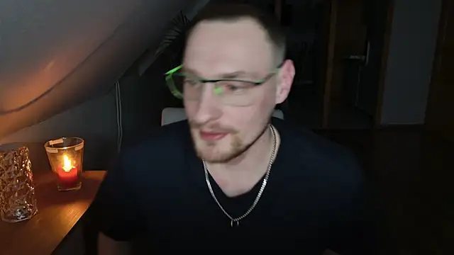 Snapshot of Relsxboy chatting on 02-04-25, 10:34 Relsxboy online show from 02-04-25, 10:34