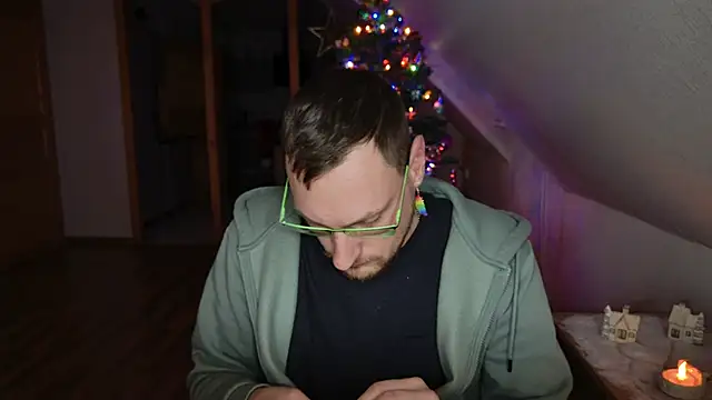 Snapshot of Relsxboy chatting on 12-27-24, 05:05 Relsxboy online show from 12-27-24, 05:05