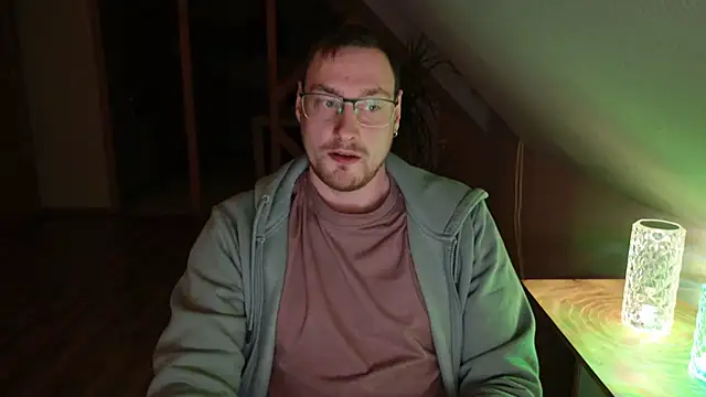 Snapshot of Relsxboy chatting on 01-06-25, 09:32 Relsxboy online show from 01-06-25, 09:32