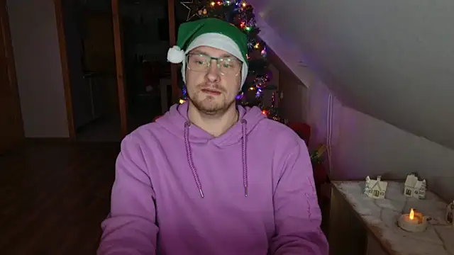 Snapshot of Relsxboy chatting on 12-23-24, 08:36 Relsxboy online show from 12-23-24, 08:36