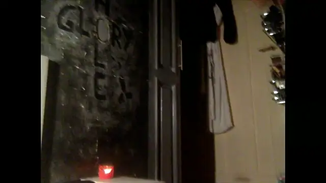 Snapshot of TweakyDude chatting on 10-26-25, 09:15 TweakyDude online show from 10-26-25, 09:15