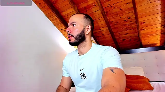 Tom Bailey online show from 10-25-25, 12:50