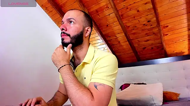 Tom Bailey online show from 11-14-25, 01:04