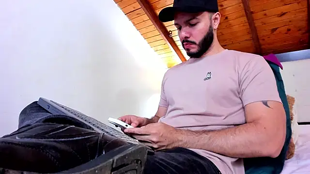 Tom Bailey online show from 01-17-26, 12:42