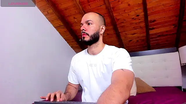 Tom Bailey online show from 03-03-26, 12:45