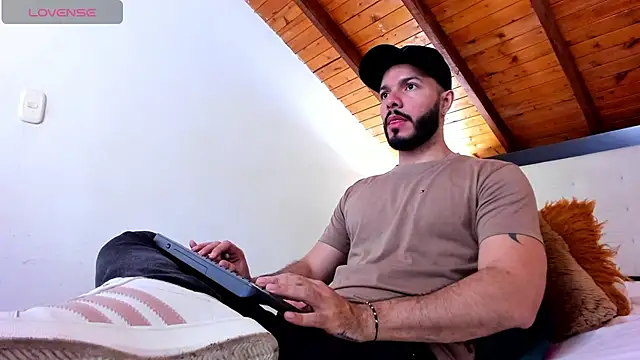 Tom Bailey online show from 01-11-26, 12:56