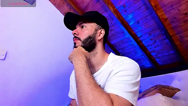 Tom Bailey online show from 04-12-26, 01:25