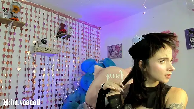 lucyy tay online show from 11-27-25, 10:54