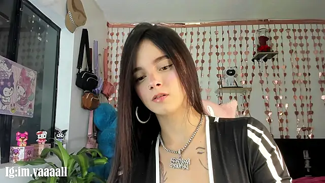 Snapshot of lucyy_tay chatting on 10-11-25, 08:54 lucyy tay online show from 10-11-25, 08:54