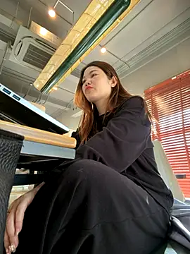 Emily 9xx online show from 11-28-25, 01:17