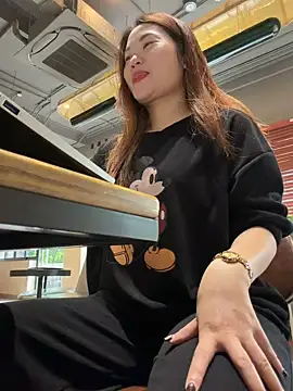 Emily 9xx online show from 11-12-25, 02:04