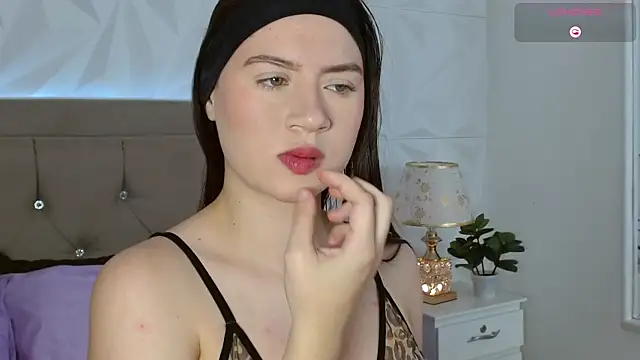 Gwen drew online show from 10-28-25, 12:59