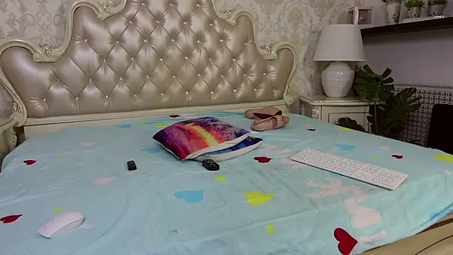 CarmellaAngel online show from 10-28-25, 10:03