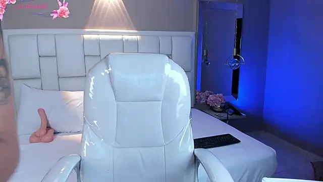 JessyEvans online show from 10-22-25, 07:46