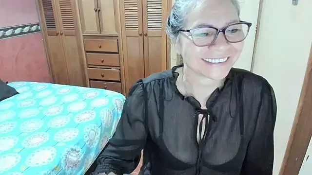 Snapshot of Carlaa-69 chatting on 02-24-25, 10:04 Carlaa-69 online show from 02-24-25, 10:04