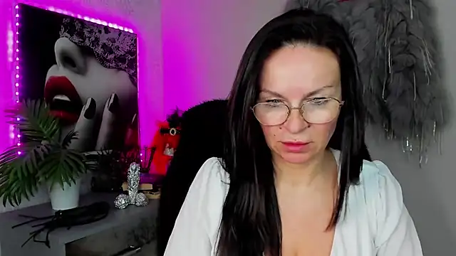 HelenLuxx online show from 04-07-26, 01:35