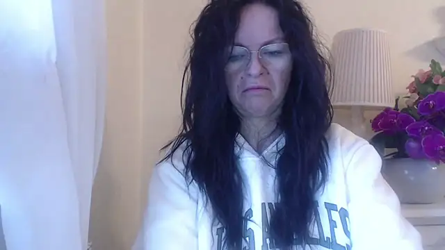 HelenLuxx online show from 10-21-25, 06:13