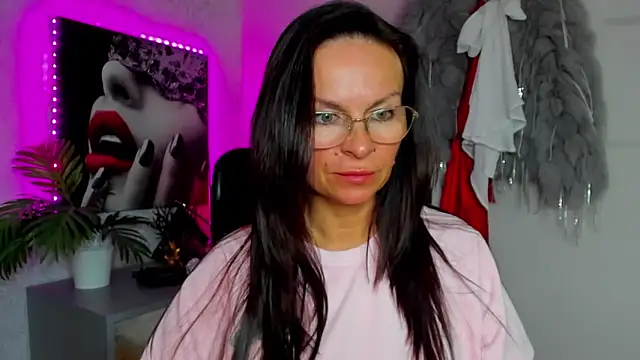 HelenLuxx online show from 05-20-26, 03:20