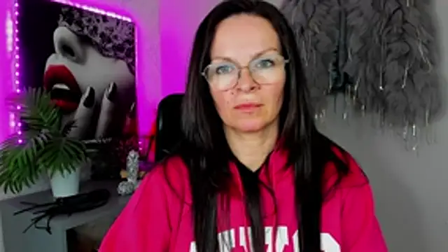 HelenLuxx online show from 04-09-26, 03:40