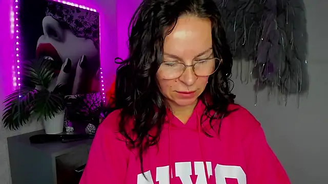 HelenLuxx online show from 03-07-26, 07:15