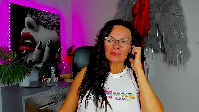 HelenLuxx online show from 07-13-26, 12:48