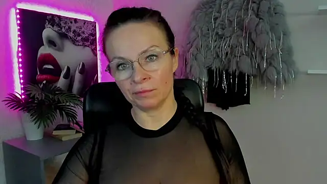 HelenLuxx online show from 03-21-25, 06:38