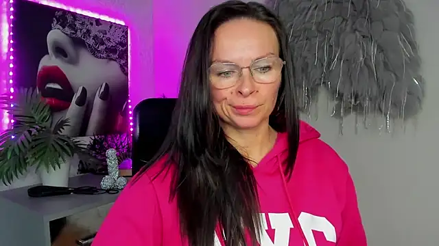 HelenLuxx online show from 03-11-26, 04:23