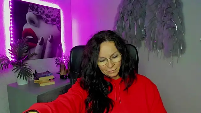 HelenLuxx online show from 10-16-25, 05:43