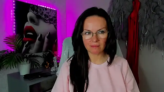 HelenLuxx online show from 04-30-26, 02:35