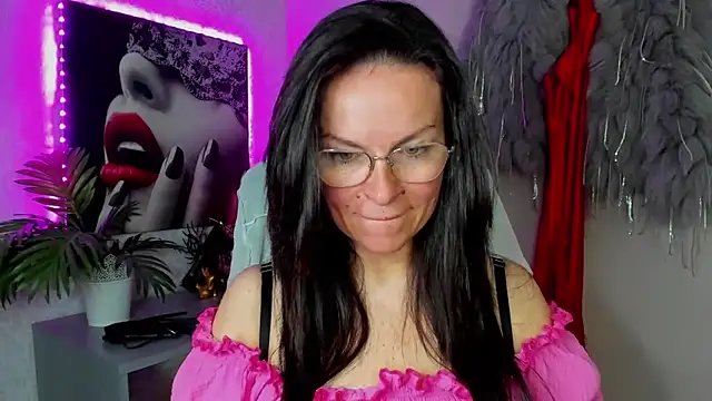 HelenLuxx online show from 05-01-26, 05:56