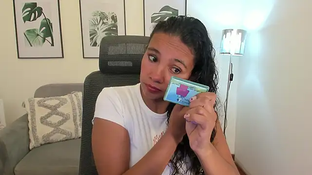 leslyflorez online show from 02-15-25, 09:17