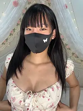 Snapshot of Gyuu-Nyuu chatting on 02-05-26, 12:45 Gyuu-Nyuu online show from 02-05-26, 12:45