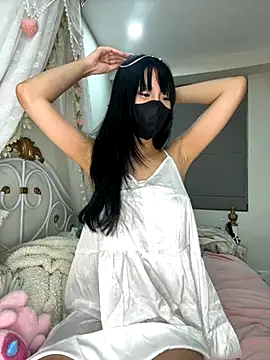 Snapshot of Gyuu-Nyuu chatting on 11-27-25, 11:43 Gyuu-Nyuu online show from 11-27-25, 11:43