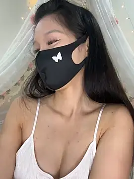 Snapshot of Gyuu-Nyuu chatting on 03-04-26, 12:13 Gyuu-Nyuu online show from 03-04-26, 12:13