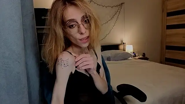 Snapshot of amber_quell_here chatting on 09-18-25, 03:15 amber quell here online show from 09-18-25, 03:15