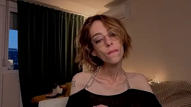 amber quell here online show from 03-01-26, 04:40