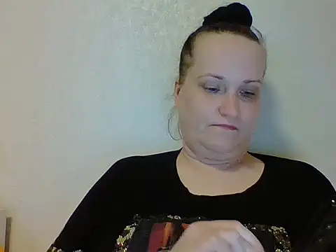 Snapshot of _squirty_cum_lady_ chatting on 03-13-25, 08:32 squirty cum lady online show from 03-13-25, 08:32