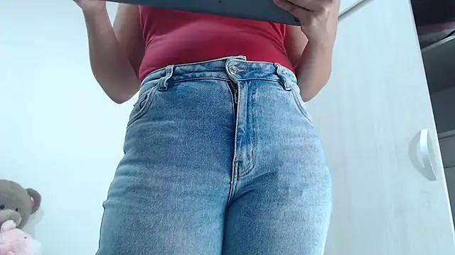 Amelia Debora Antonella online show from 10-24-25, 12:48