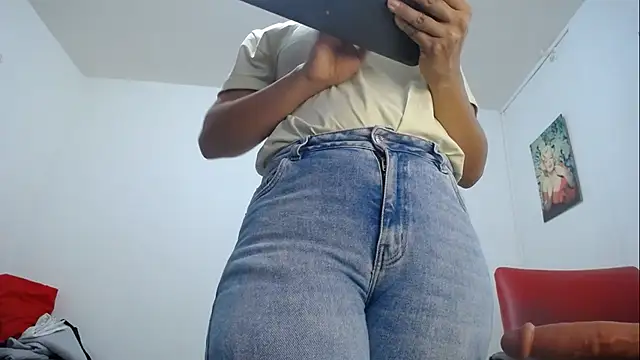 Amelia Debora Antonella online show from 09-09-25, 12:36