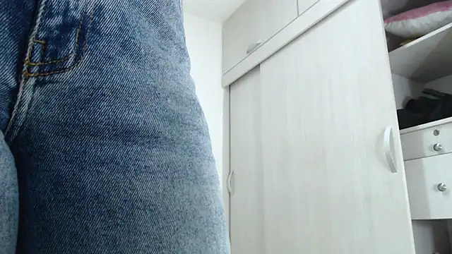 Amelia Debora Antonella online show from 10-23-25, 12:59